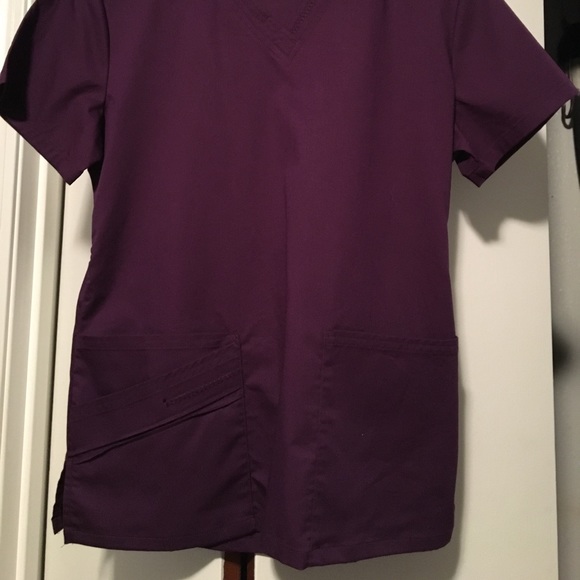 Scrub top - Picture 2 of 3